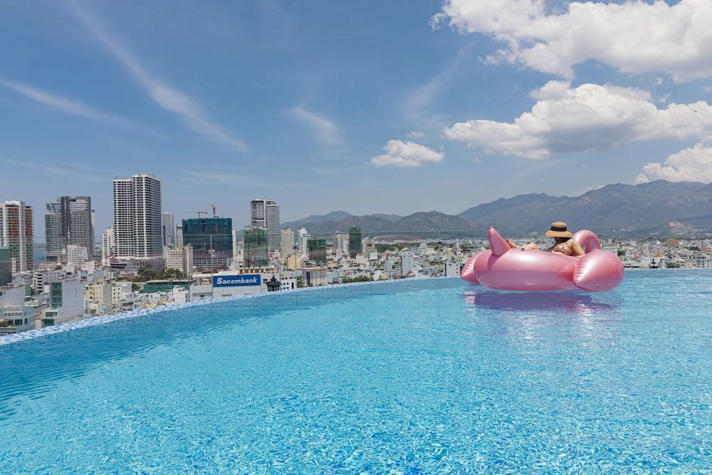 Florida Hotel Nha Trang Exterior photo