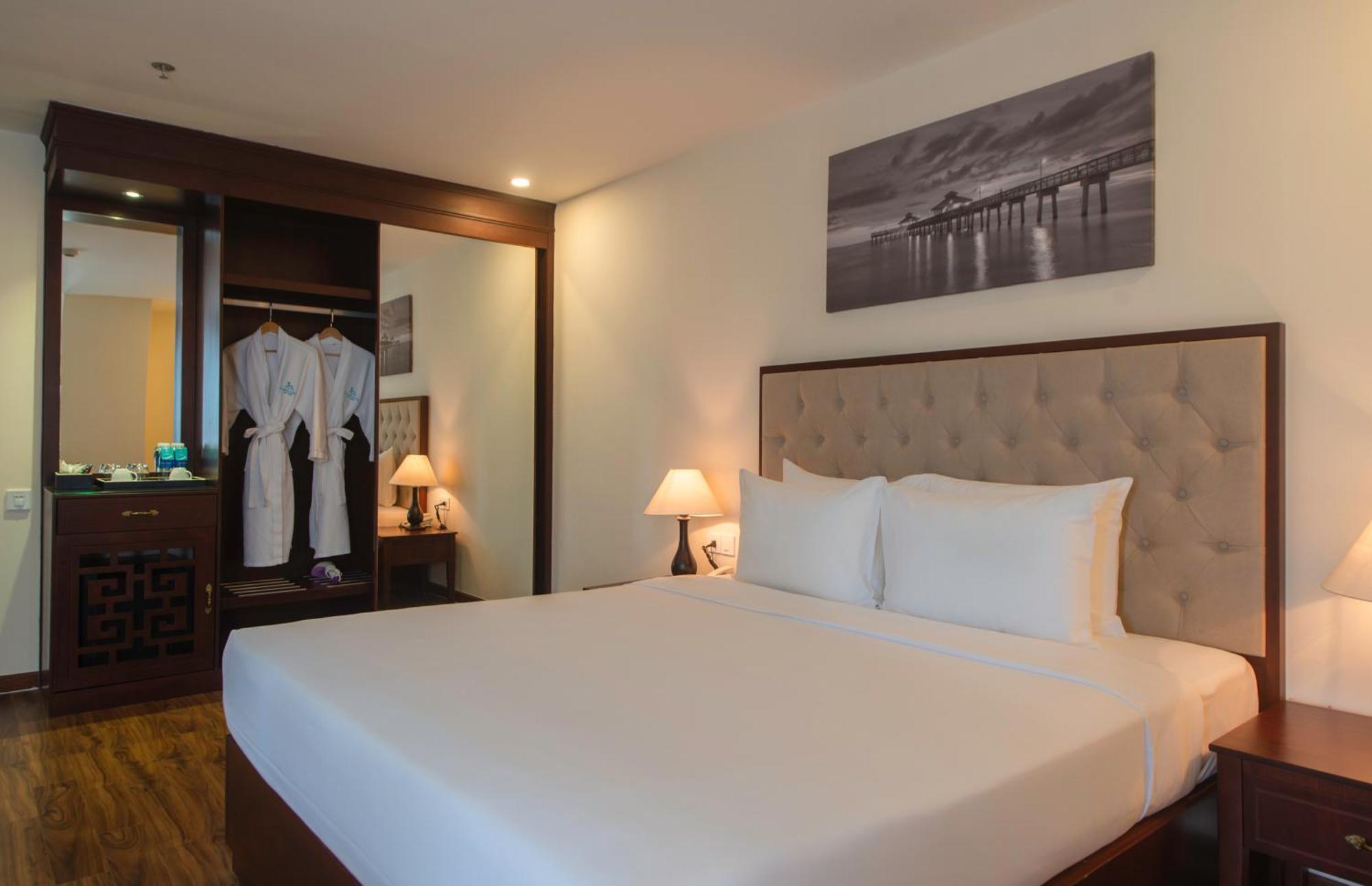 Florida Hotel Nha Trang Exterior photo